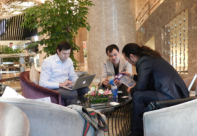 6新聞-17李華清設(shè)計(jì)總裁與新加坡負(fù)責(zé)人會(huì)見俄羅斯羅塞爾公司_10